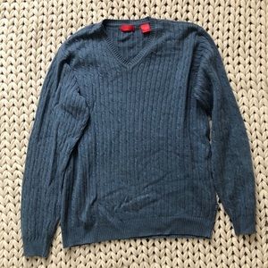 Men’s small Izod blue v-neck sweater
